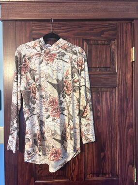 LuLaRoe Amber hoodie Cream Floral & Script Hooded Long-Sleeve Top